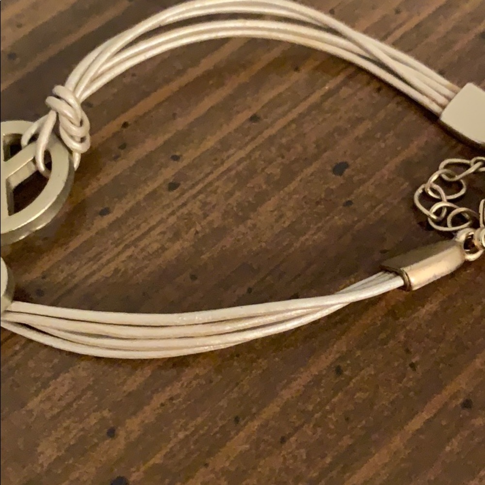 ☮️💟 Peace Sign and Heart Bracelet 💟☮️ - Picture 4 of 7